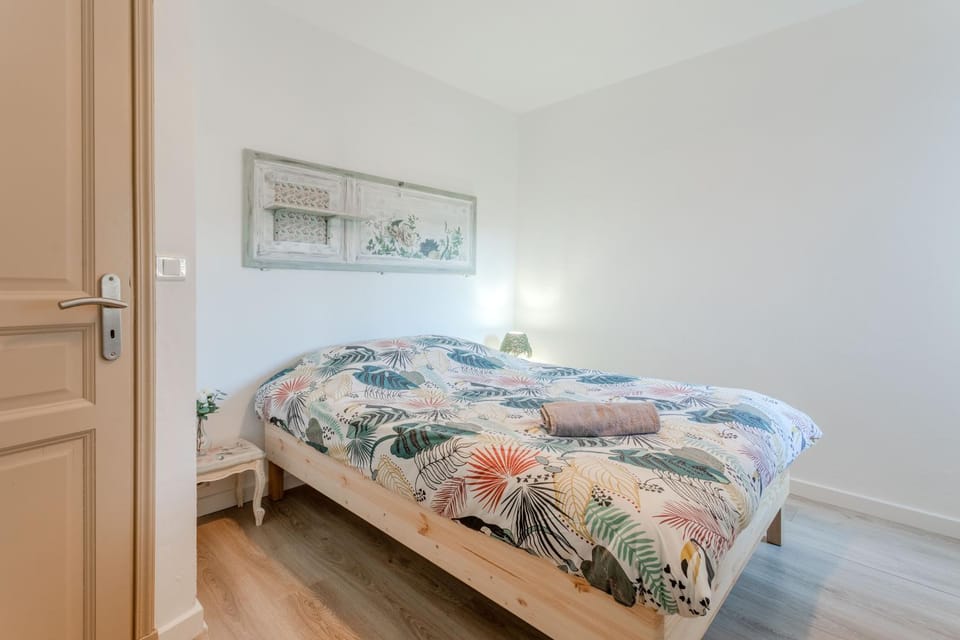 Living room, Bedroom