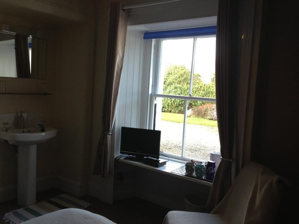 Day, Decorative detail