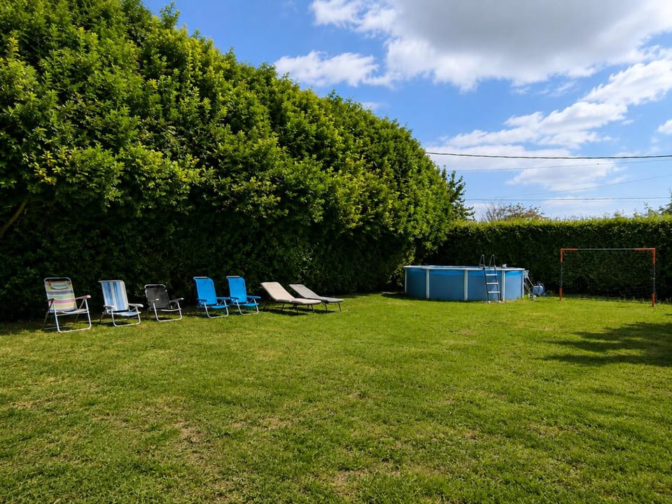 Gran chalet con piscina y gran jardín cerca de A Coruña House in Galicia