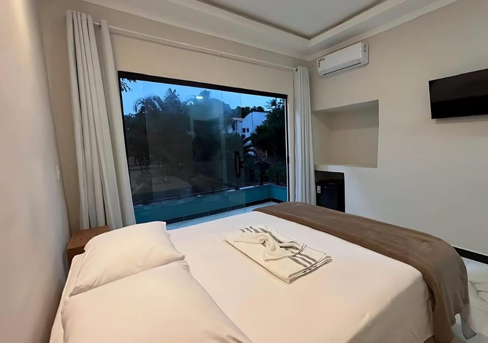 Photo of the whole room, Bedroom, towels