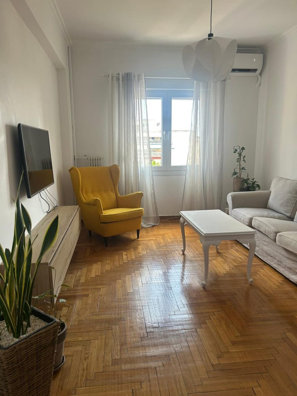 TV and multimedia, Living room, air conditioner