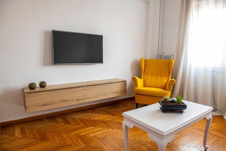 TV and multimedia, Seating area