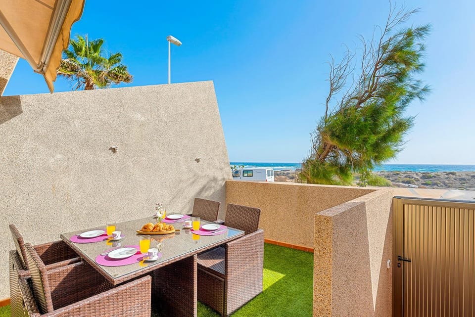 Natural landscape, Balcony/Terrace, Sea view