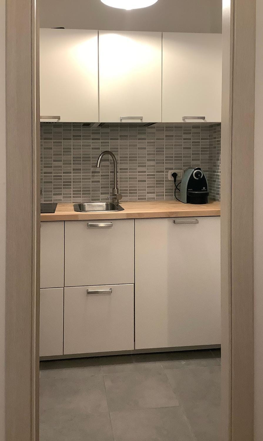 Coffee/tea facilities, Kitchen or kitchenette, stove