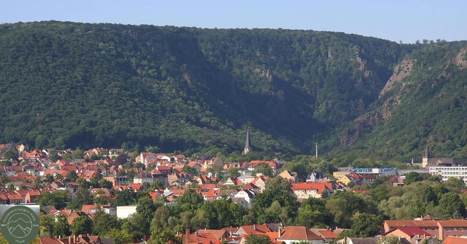 Bird's eye view, Hiking, City view, Mountain view, Area and facilities