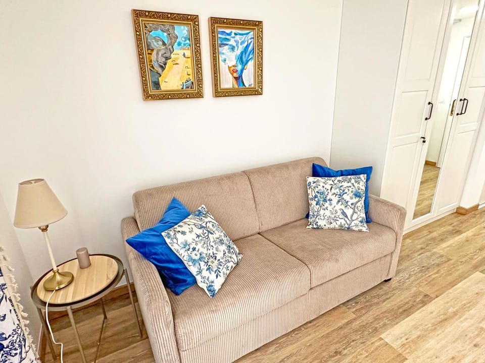 Stunning Studio Rue France Promenade des Anglais Apartment in Nice