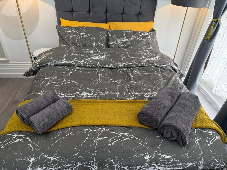 Luxury Studio in Victoria, 7 minutes walk to Victoria Station, Room 6 Vacation rental in City of Westminster