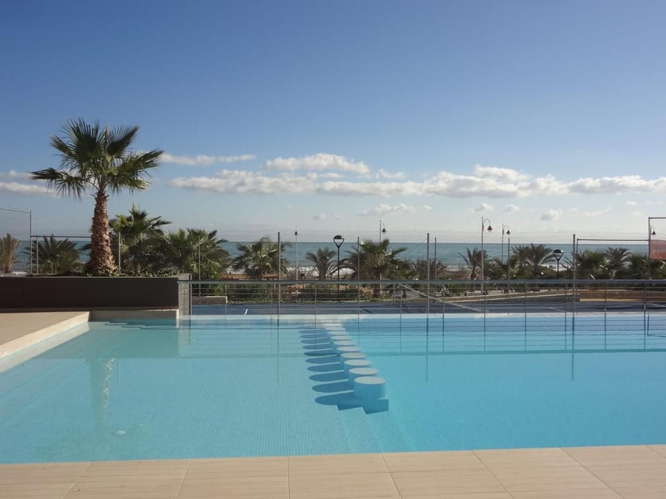 Swimming pool, Swimming pool