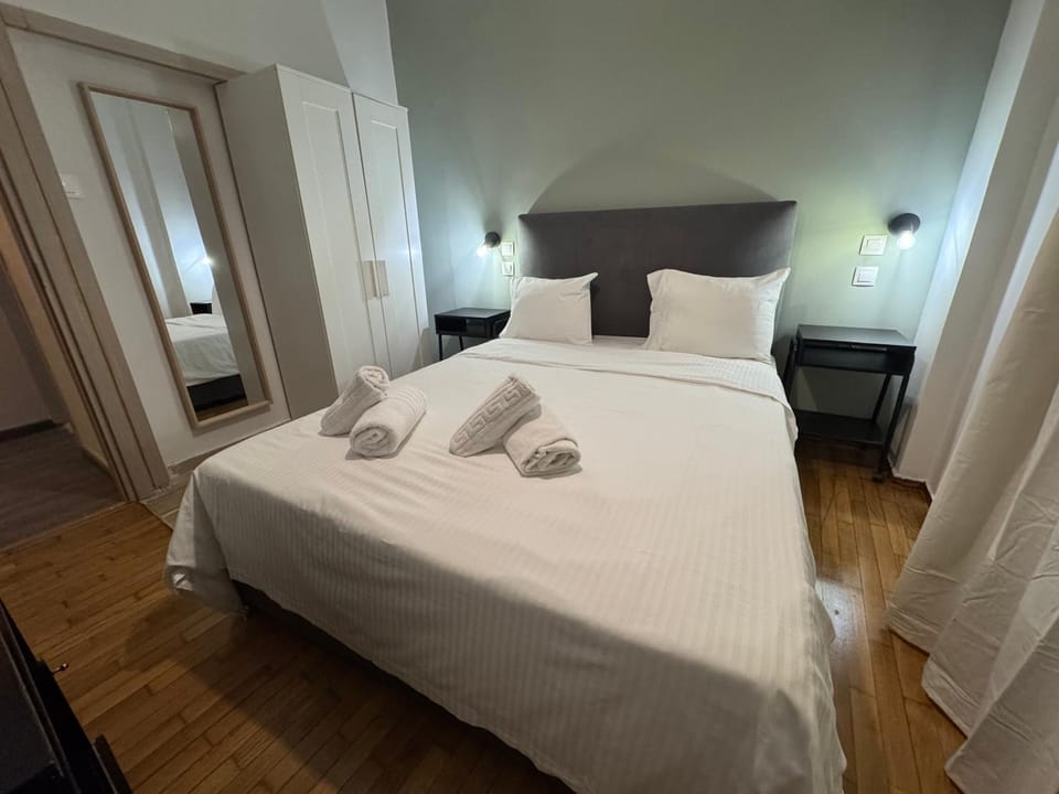 Bed, Photo of the whole room, Bedroom, towels, wardrobe