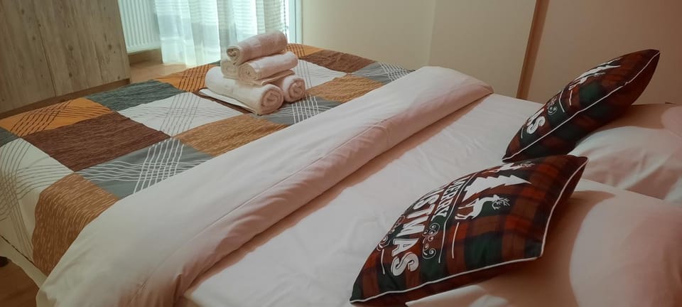 NewRoom2AmbelokipiMetroAirportLine Apartment in Athens