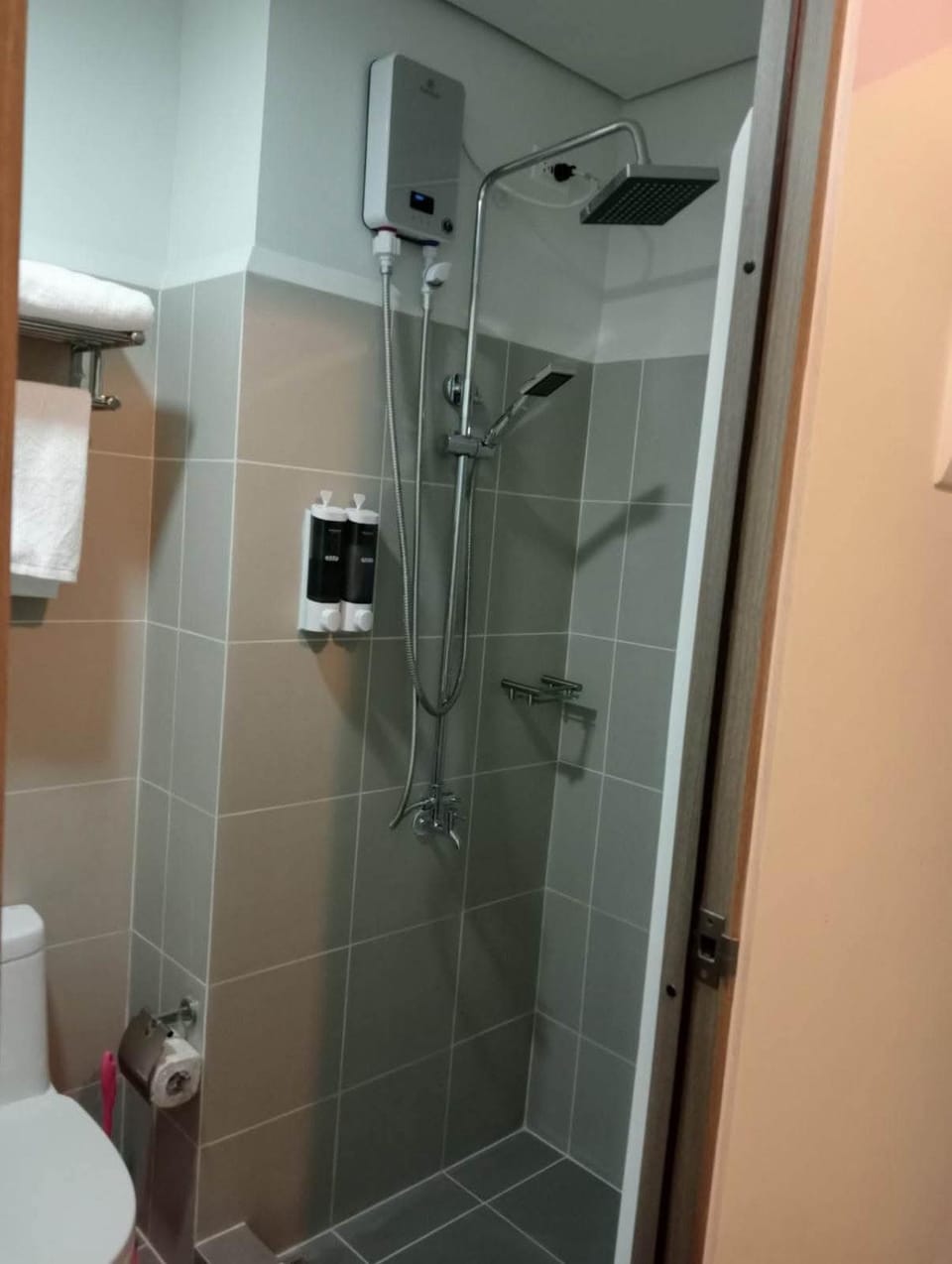 Shower, Toilet, Bathroom