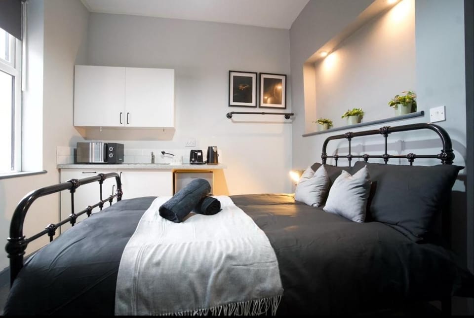 Aesthetic Moseley Studio - 5 Apartment in Birmingham