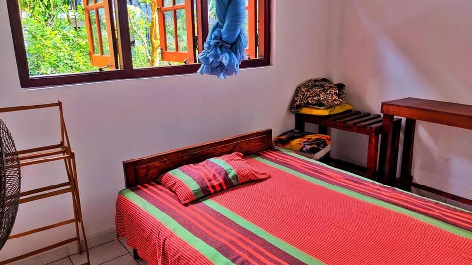 Stylish Escape House-Walk to Beach Vacation Rental Hikkaduwa Apartment in Hikkaduwa
