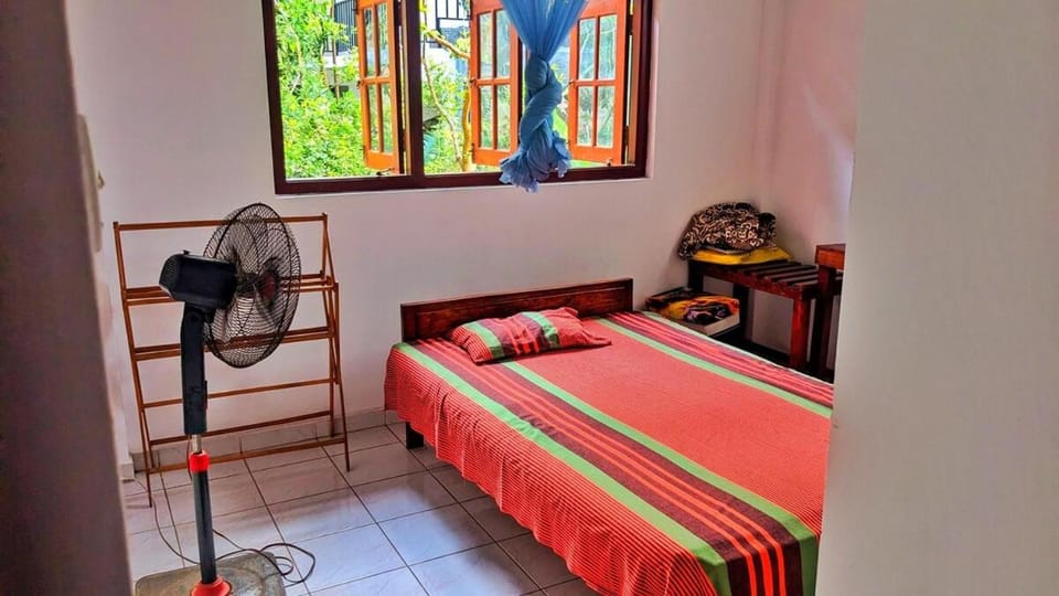 Stylish Escape House-Walk to Beach Vacation Rental Hikkaduwa Apartment in Hikkaduwa