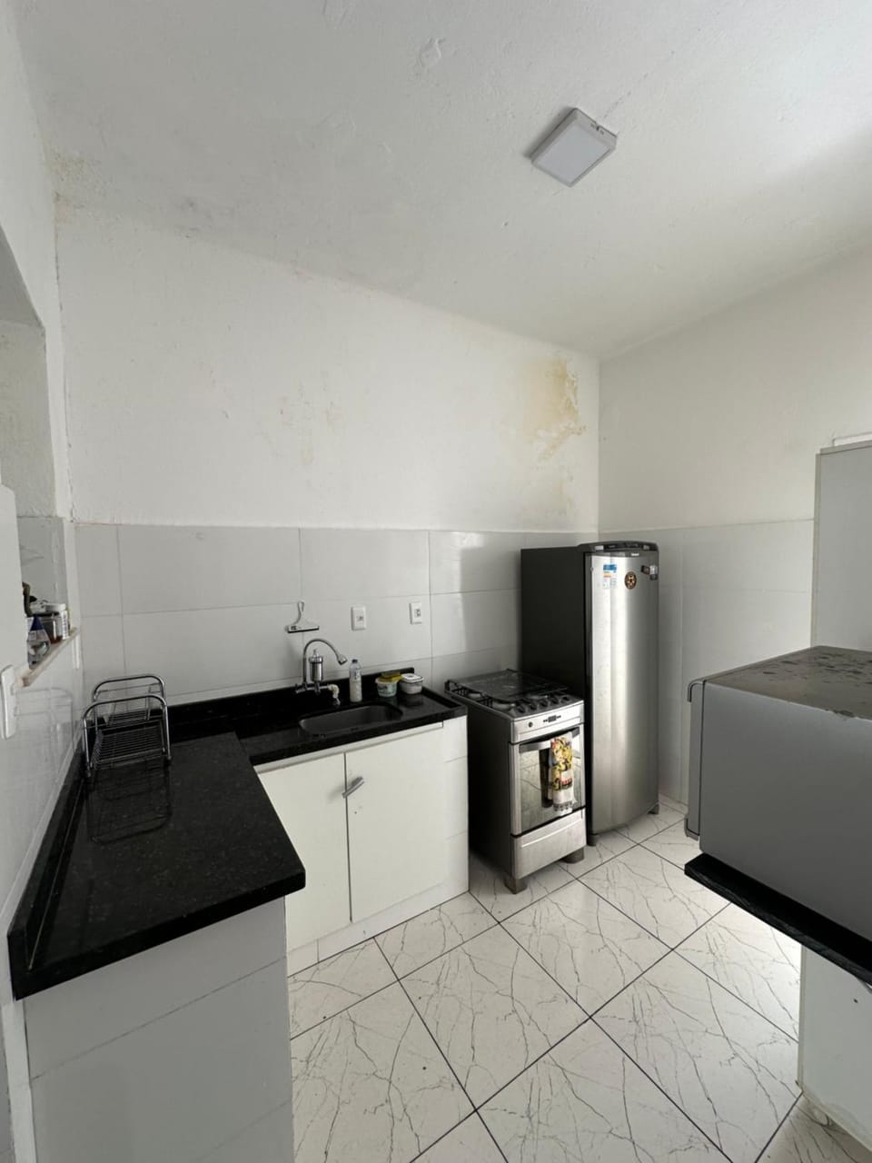 Kitchen or kitchenette, microwave, minibar, oven, stove