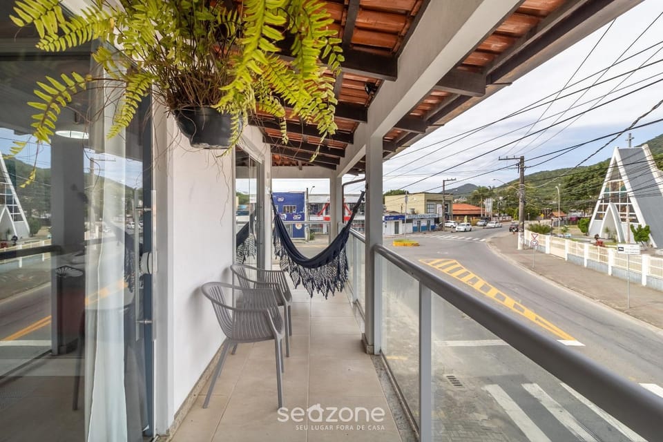 Facade/entrance, Balcony/Terrace
