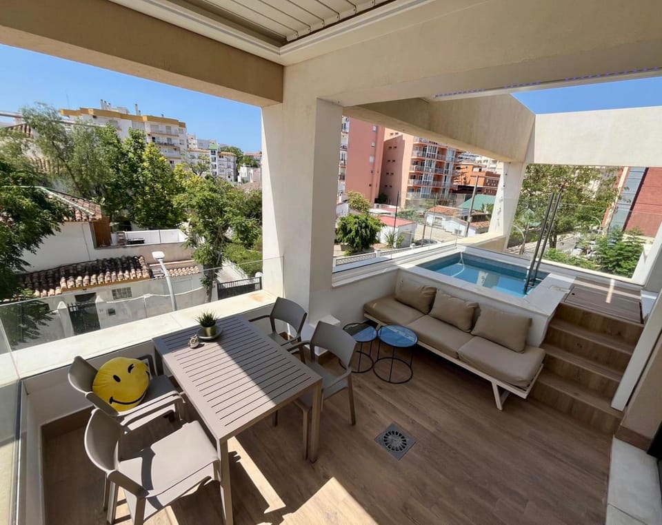 Balcony/Terrace, Swimming pool