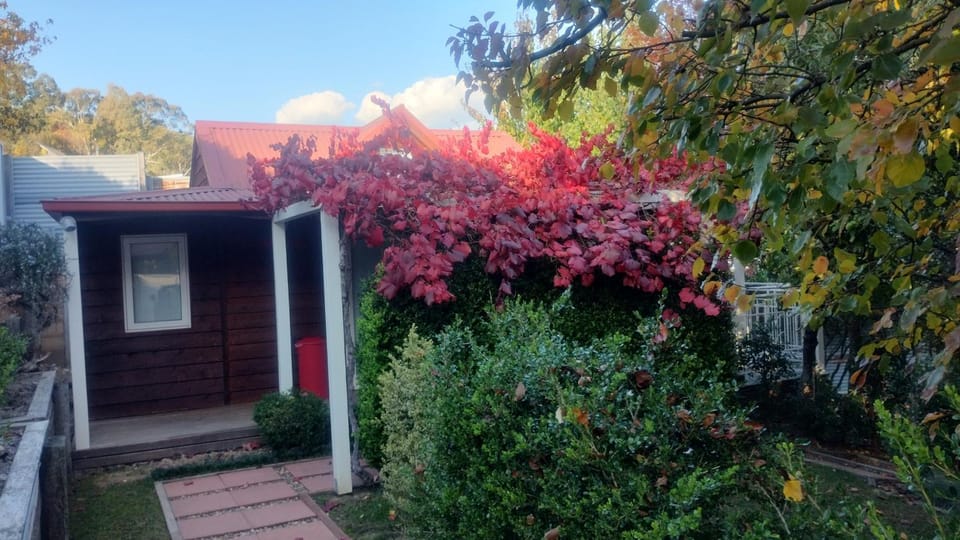 Bella Rouge Cottage Villa in Porepunkah