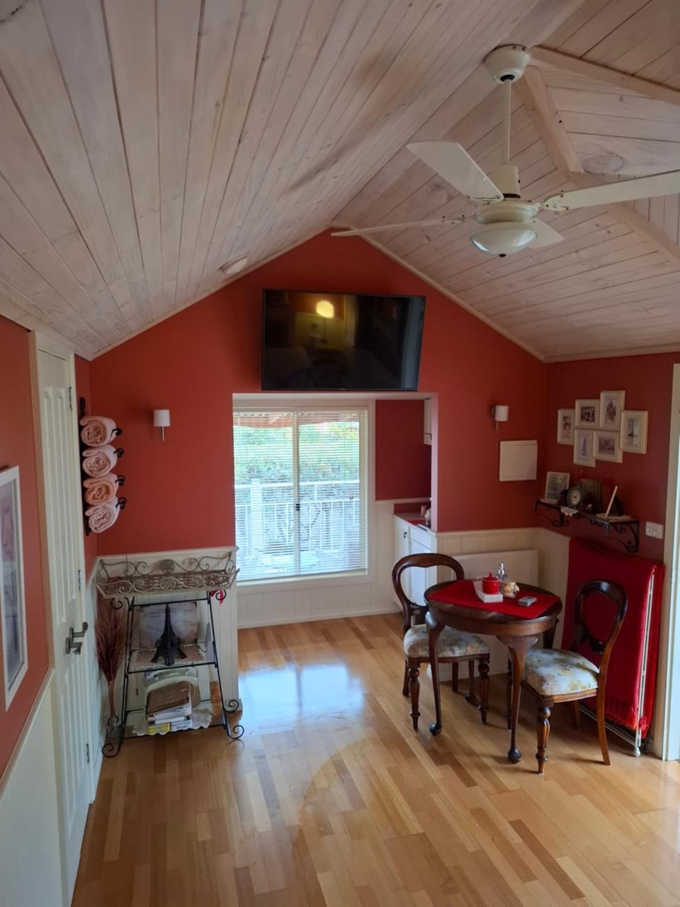 Bella Rouge Cottage Villa in Porepunkah