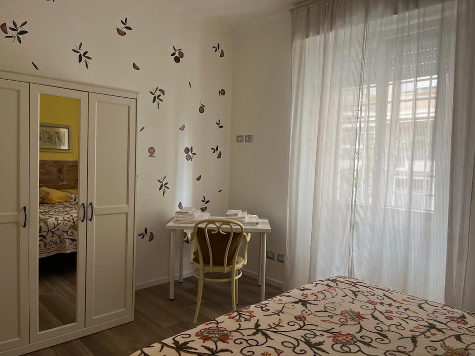 Bedroom, wardrobe