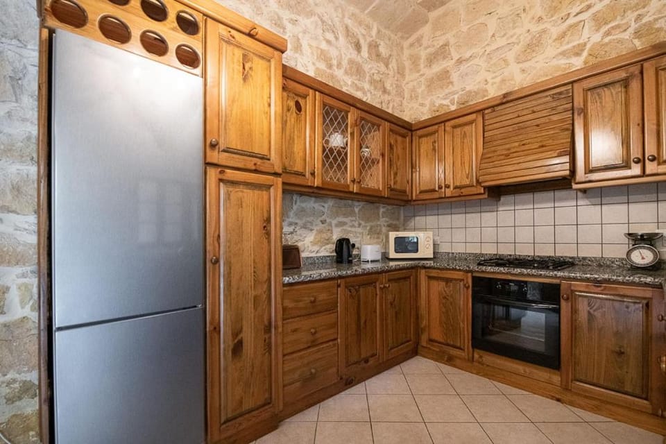 4 Bedroom Farmhouse with Private Pool House in Malta