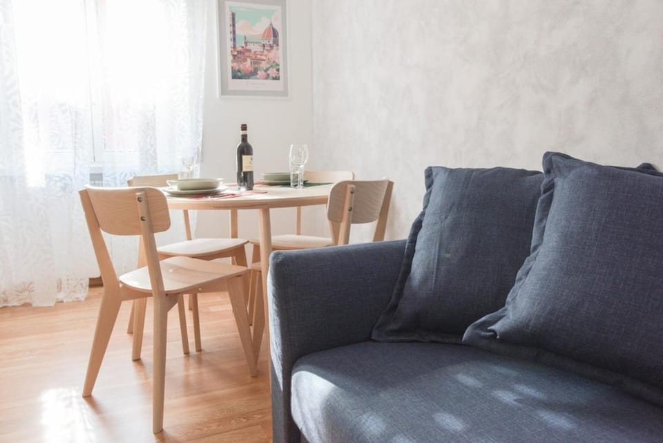 Living room, Dining area, Drinks