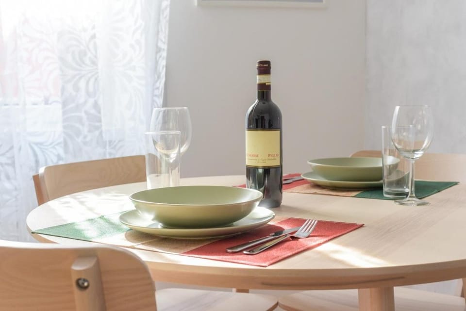 Food and drinks, Dining area