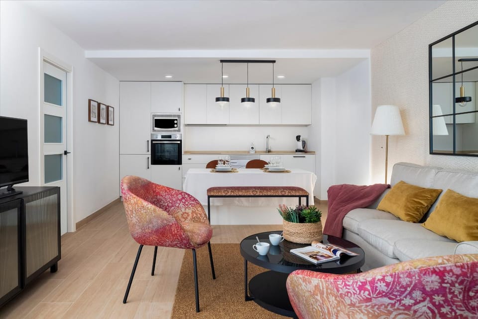 Kitchen or kitchenette, Seating area