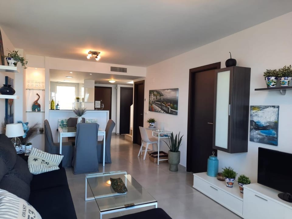 TV and multimedia, Living room, Dining area