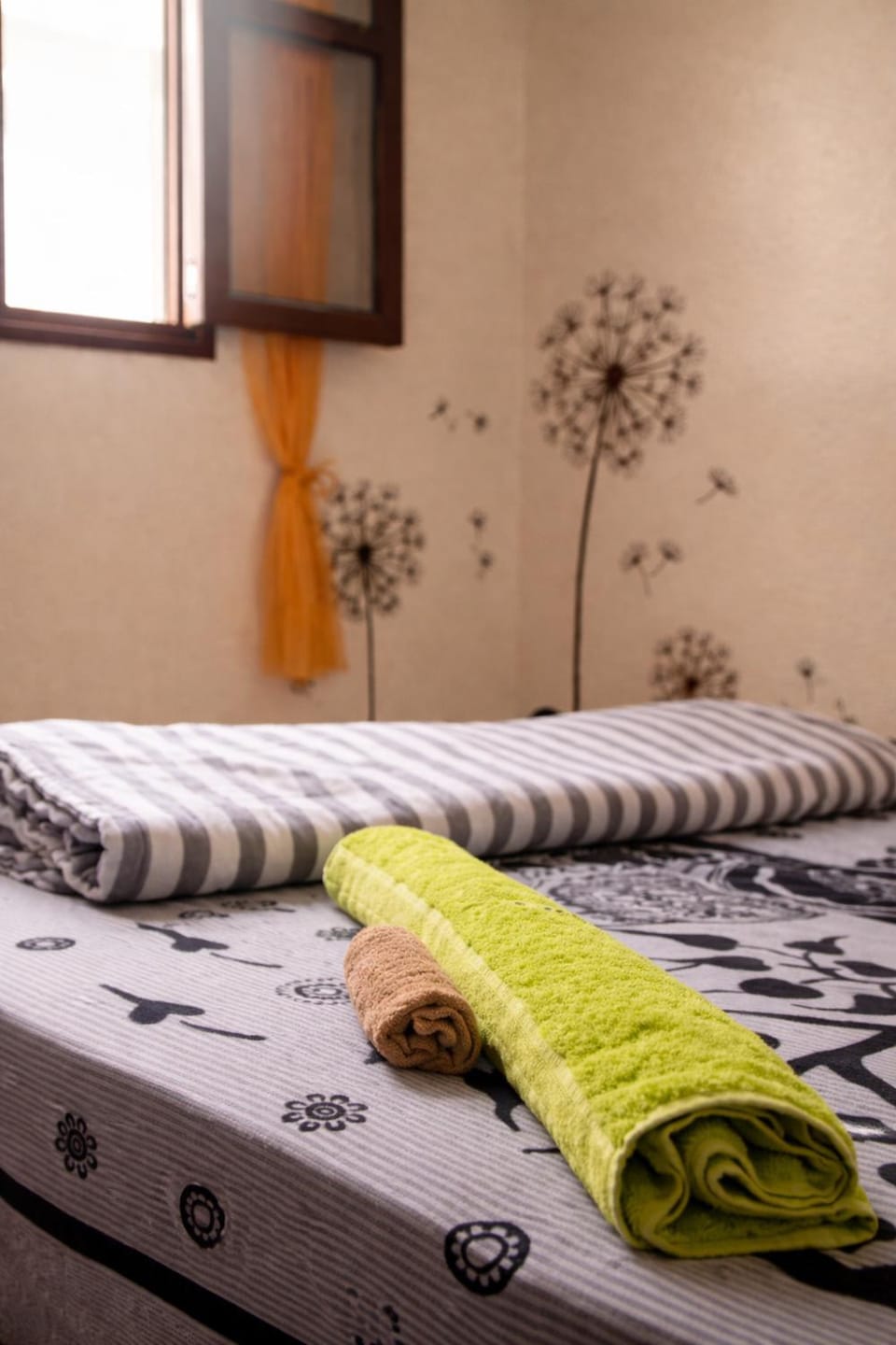 Bedroom, towels