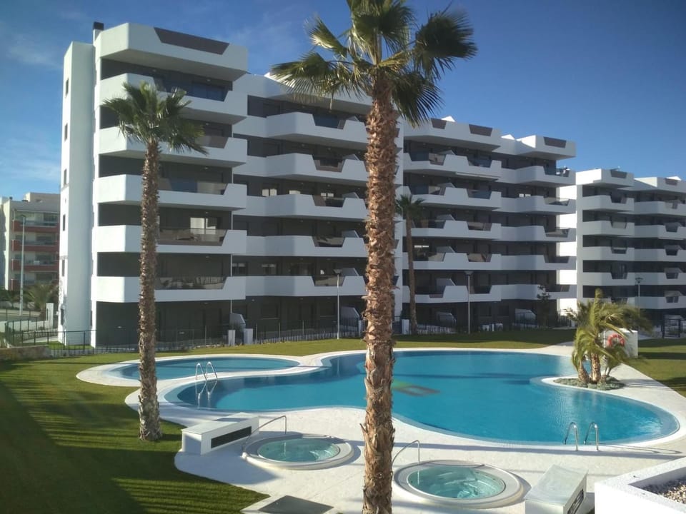 Property building, Hot Tub, Swimming pool, Swimming pool