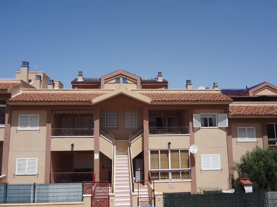 Property building, Facade/entrance, Day