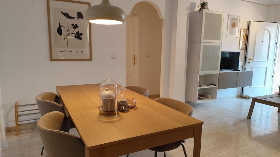 TV and multimedia, Living room, Dining area