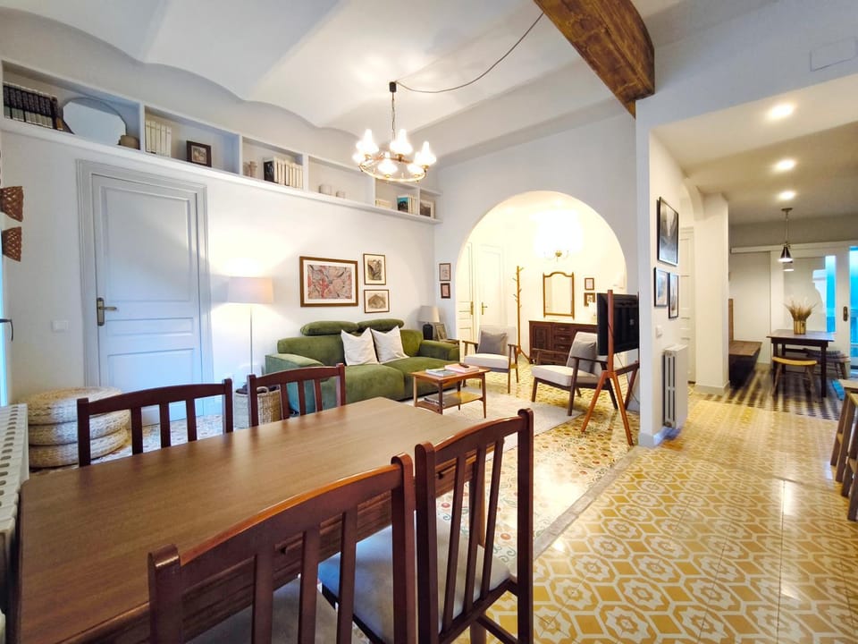 Living room, Dining area
