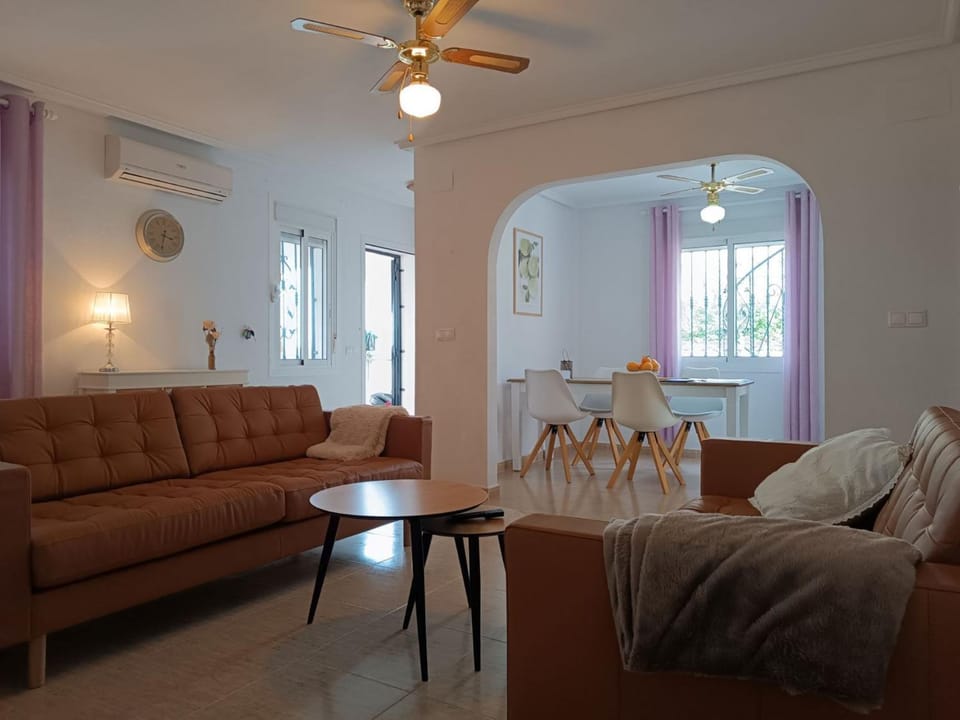 Living room, Dining area, air conditioner