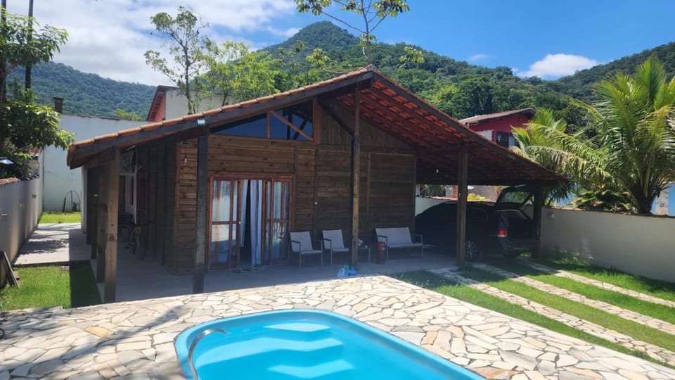 Casa na Recanto Verde Mar com piscina House in Caraguatatuba