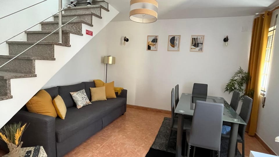 Living room, Seating area, Dining area