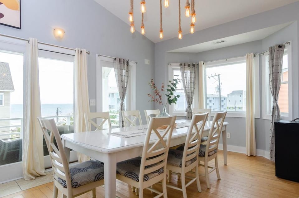 Dolphin Watch by Bryant Real Estate House in Carolina Beach