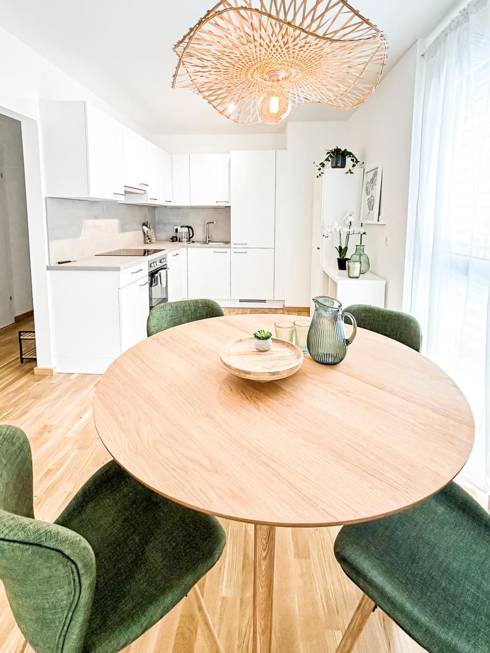 Dining area, Food