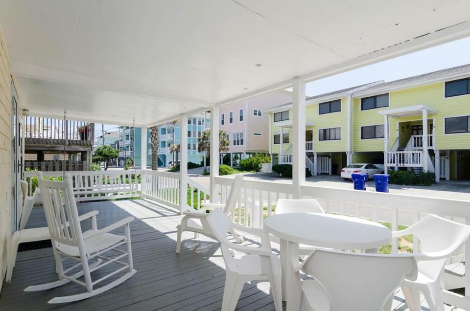 Henson Lower by Bryant Real Estate House in Carolina Beach