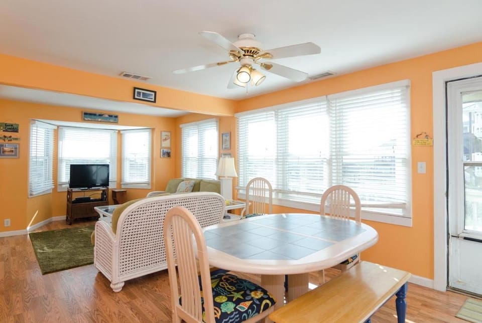 CBs Bella Vista by Bryant Real Estate House in Carolina Beach