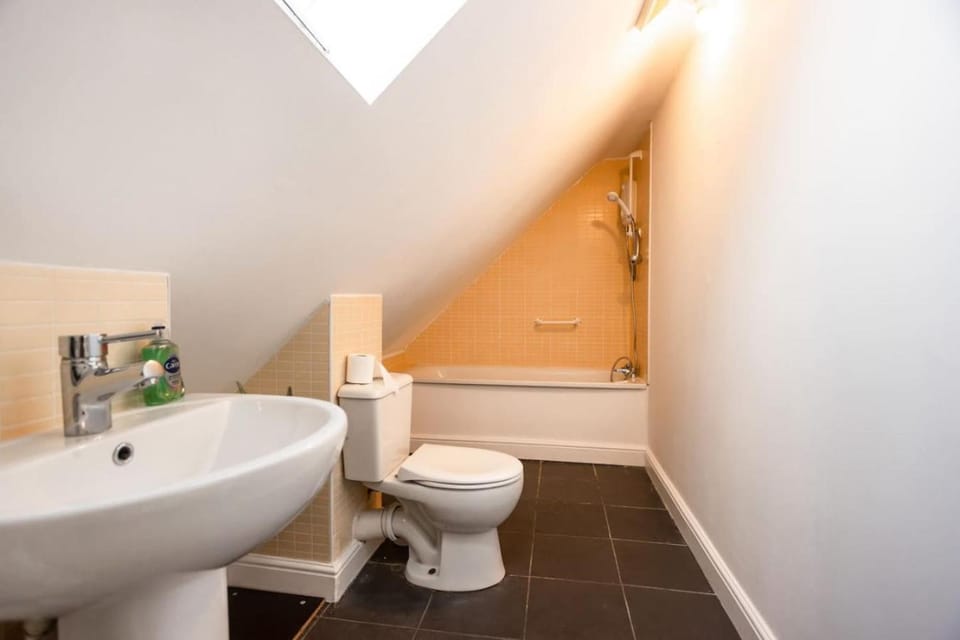 Sunny Side Flat 5 Contractors Long Stays Apartment in Bristol