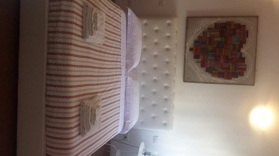 Bed, Photo of the whole room, Decorative detail