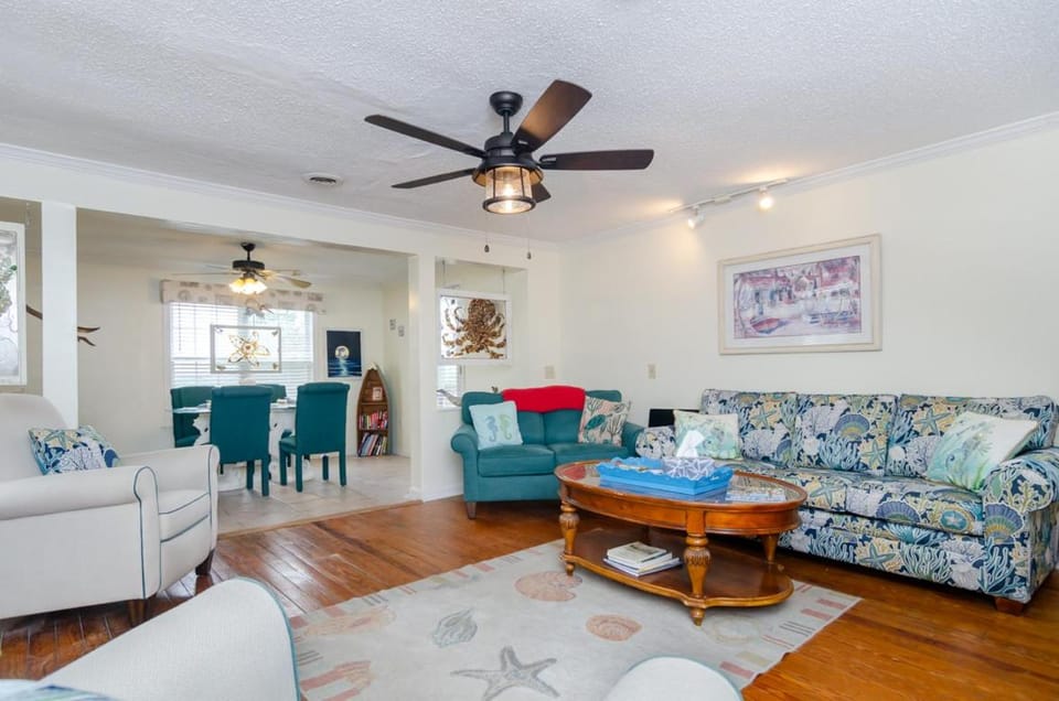 Nest Egg by Bryant Real Estate House in Carolina Beach