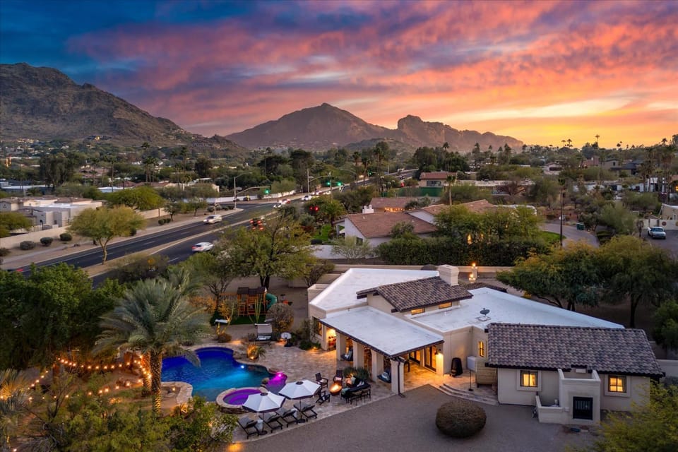 Luxury Family Getaway Pool Games Sauna More House in Paradise Valley