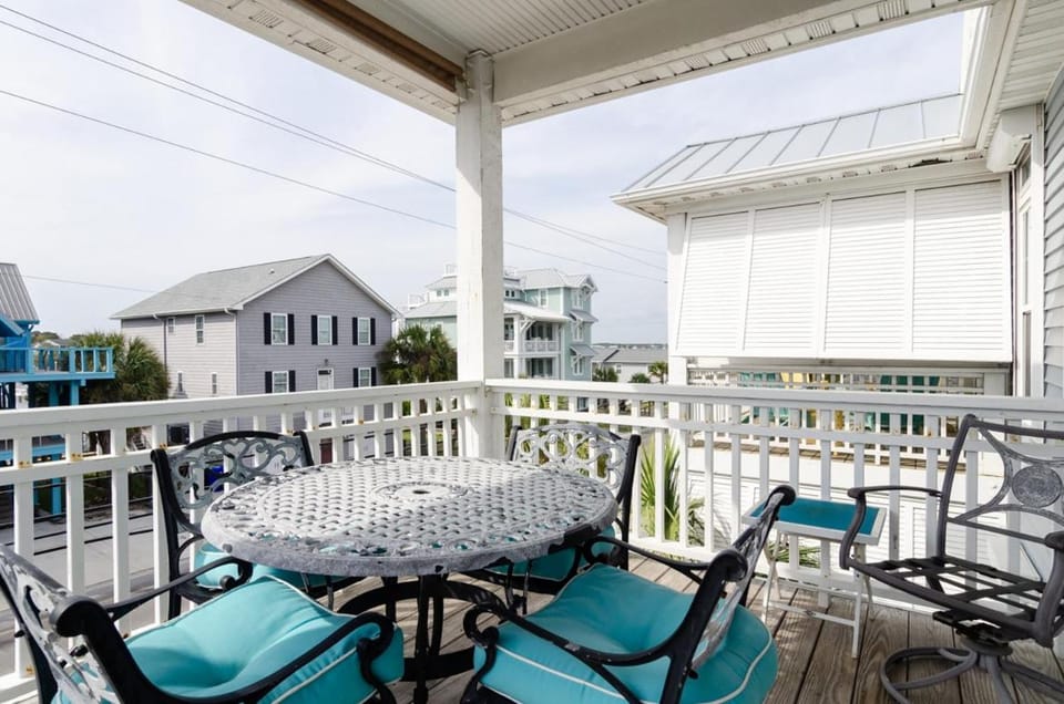 E-Sea Living by Bryant Real Estate House in Carolina Beach