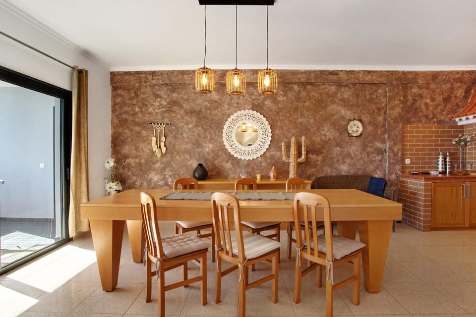 Property building, Kitchen or kitchenette, Living room