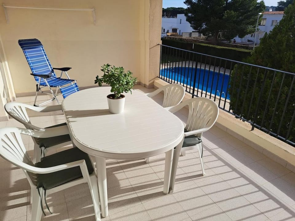 Balcony/Terrace, Pool view