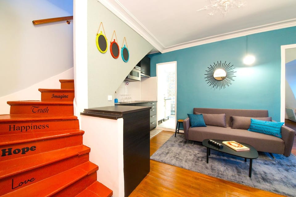 Living room, Seating area