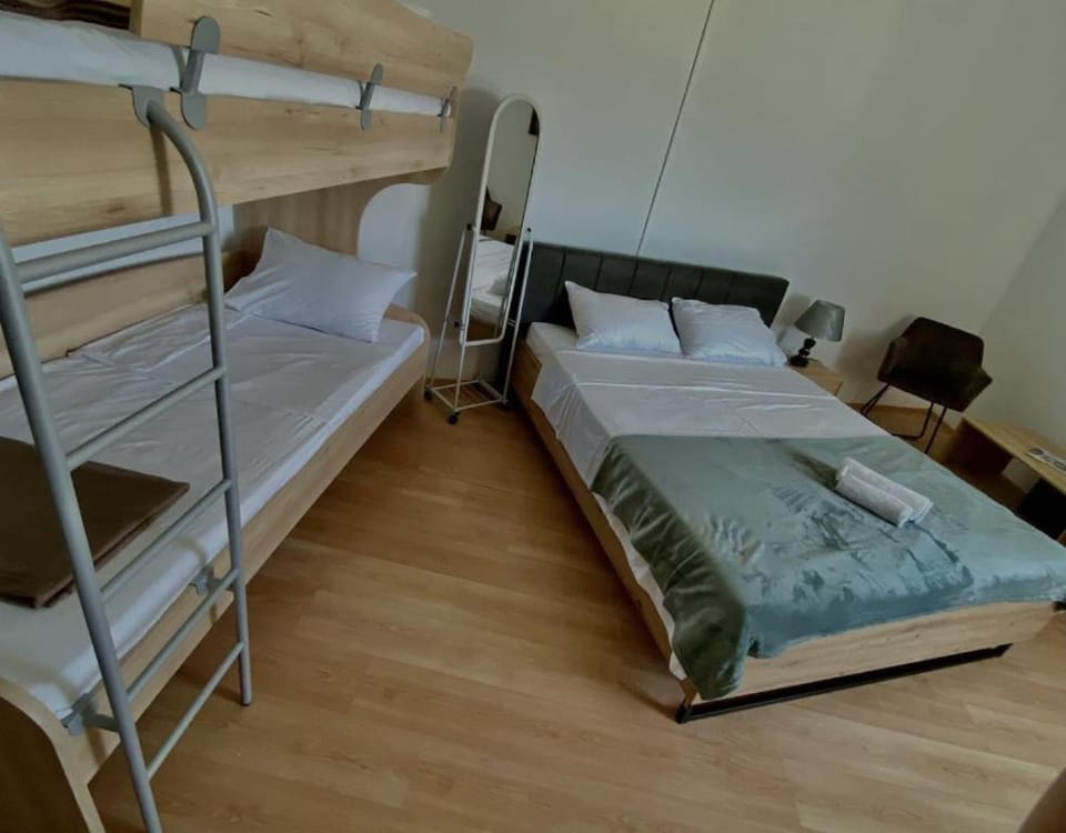 Bed, Photo of the whole room, Bedroom, bunk bed, towels